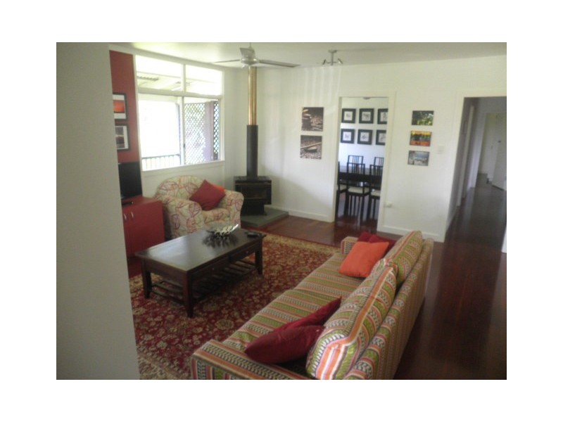 64 Charles Tce, Macleay Island QLD 4184