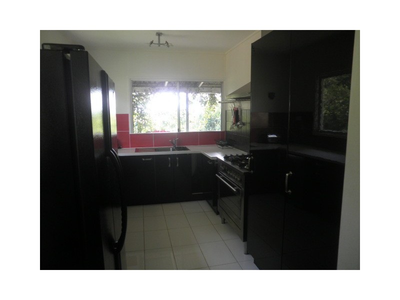 64 Charles Tce, Macleay Island QLD 4184