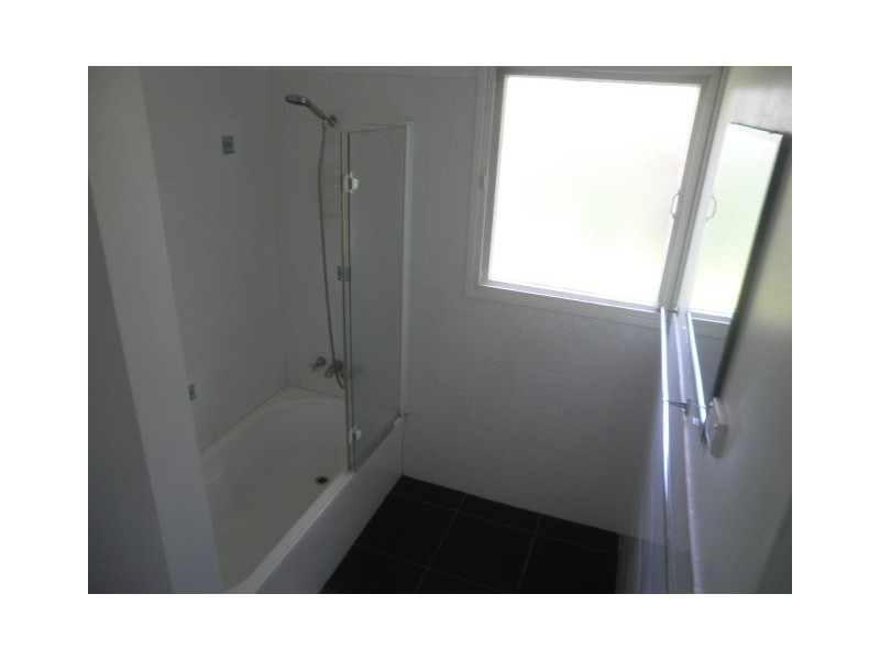 64 Charles Tce, Macleay Island QLD 4184