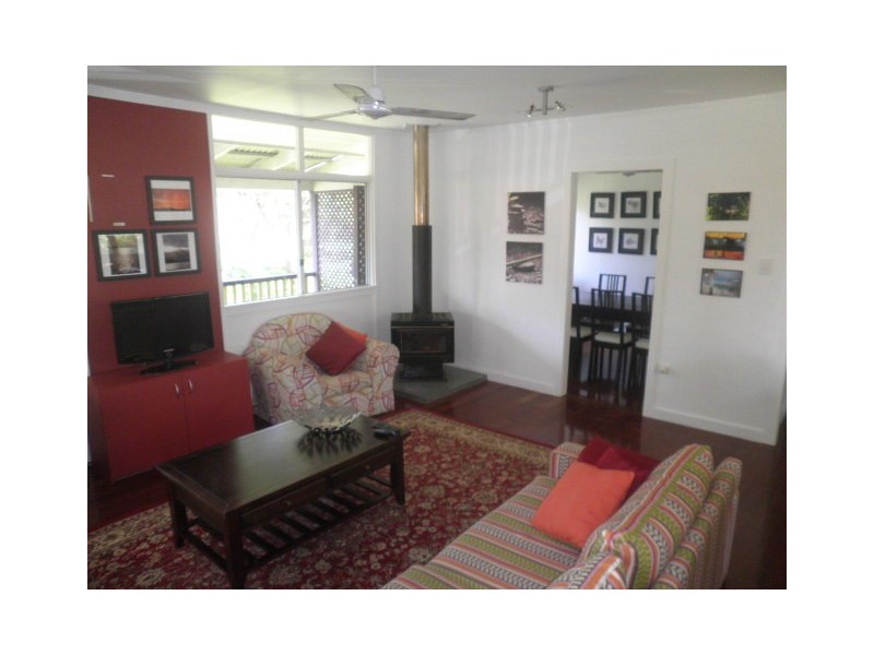 64 Charles Tce, Macleay Island QLD 4184