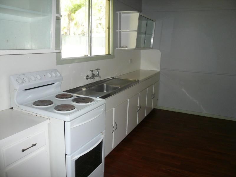 3 Tukkeri St, Macleay Island QLD 4184