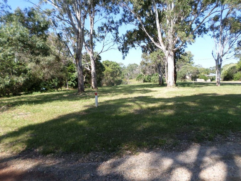 51-53 WESTERN RD, Macleay Island QLD 4184