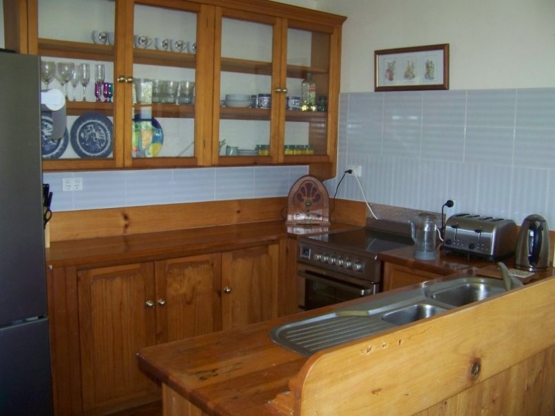 48 Charles Terrace, Macleay Island QLD 4184