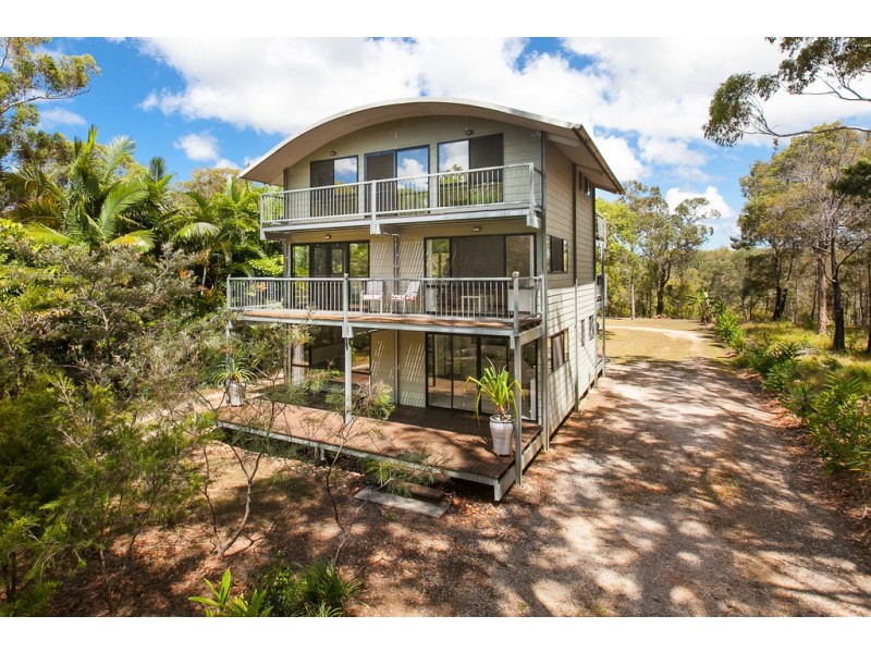 26 Treasure Island Ave, Karragarra Island QLD 4184