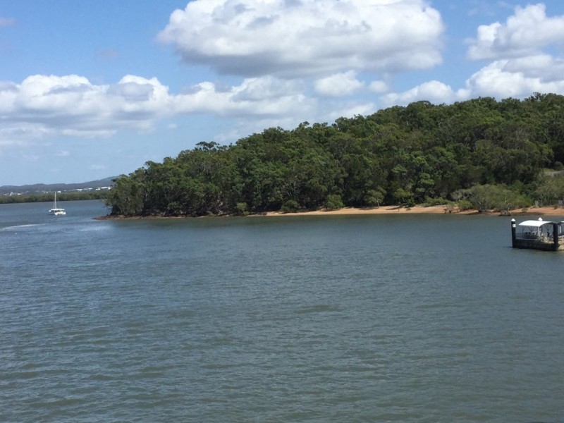 1 Cliff Terrace, Macleay Island QLD 4184