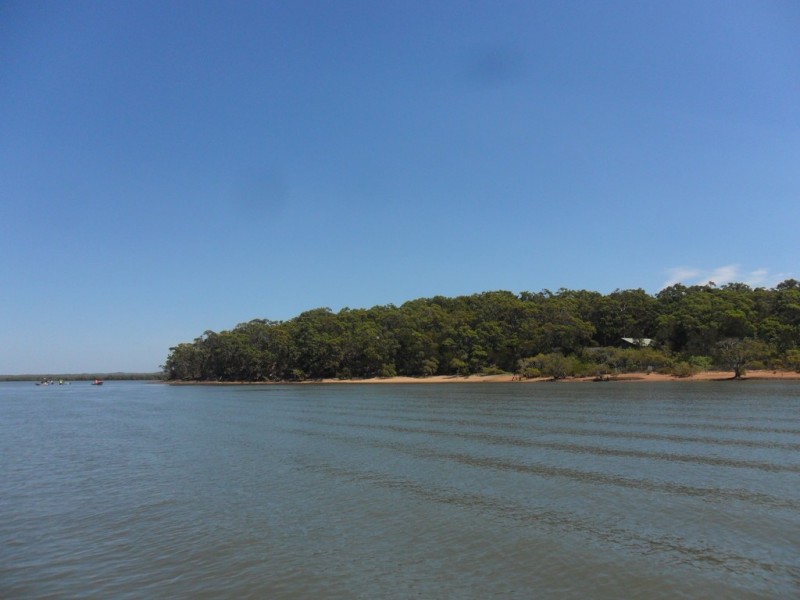 4 Cliff Terrace, Macleay Island QLD 4184