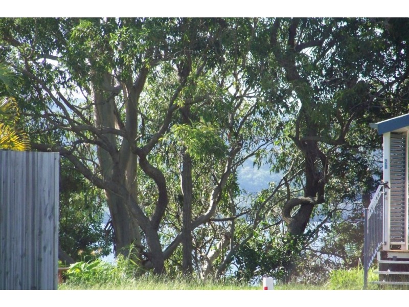 31 LEONIE CRES, Lamb Island QLD 4184