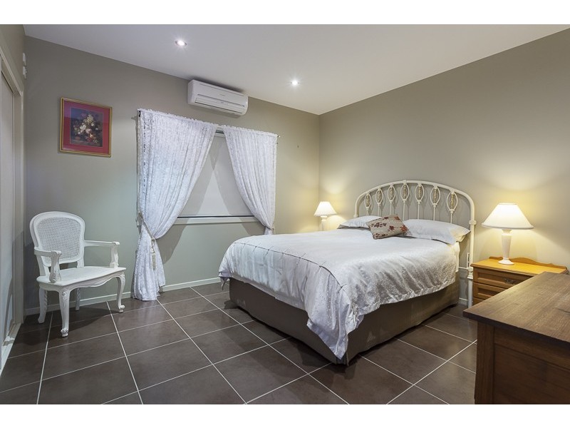 91 Coondooroopa Dve, Macleay Island QLD 4184