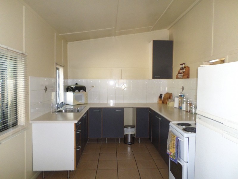 5 HAMILTON PARADE, Macleay Island QLD 4184