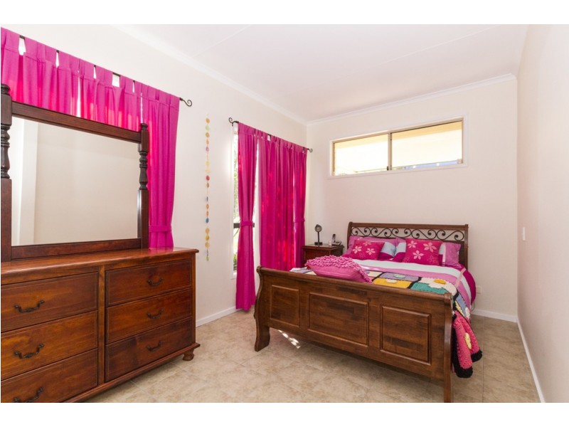 4 Cathy Street, Macleay Island QLD 4184