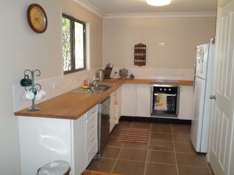 32 CATHY STREET, Macleay Island QLD 4184