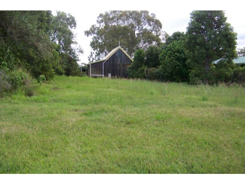 3 ALMOND CT, Lamb Island QLD 4184