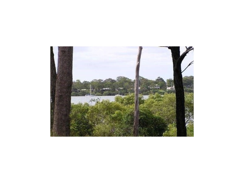 16 The Esplanade, Karragarra Island QLD 4184