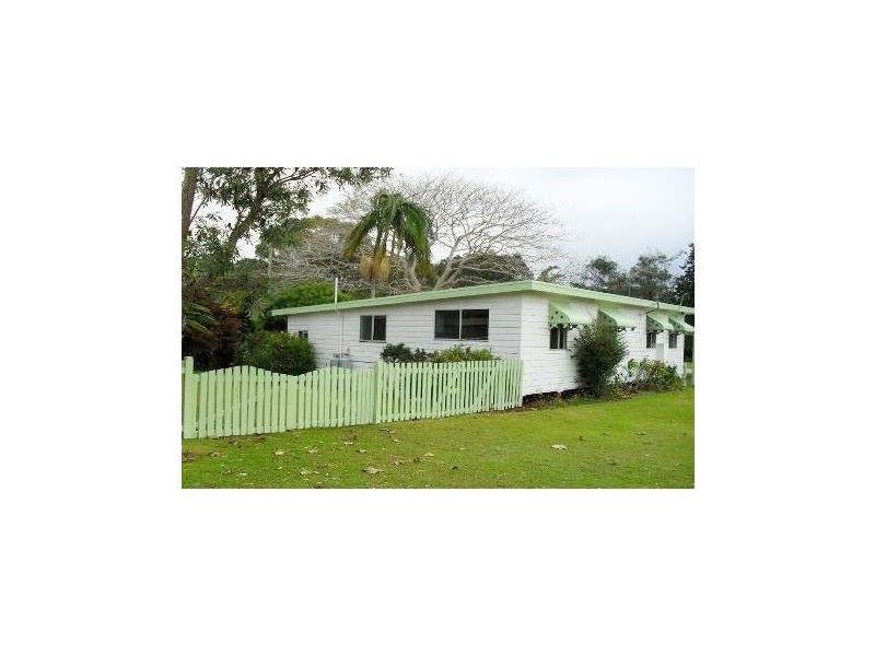 2 Alexander Street, Macleay Island QLD 4184