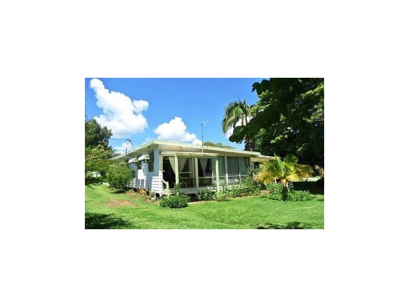 2 Alexander Street, Macleay Island QLD 4184