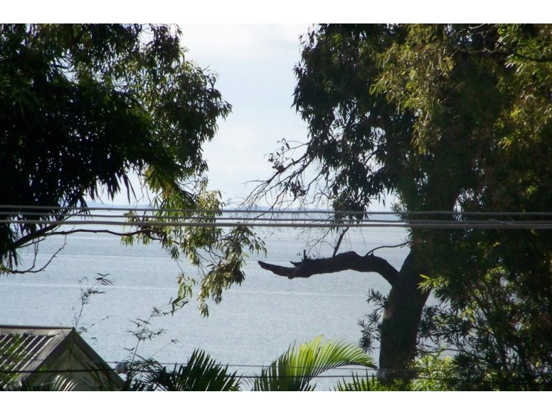 64 PERULPA DR, Lamb Island QLD 4184