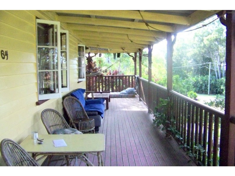 64 PERULPA DR, Lamb Island QLD 4184