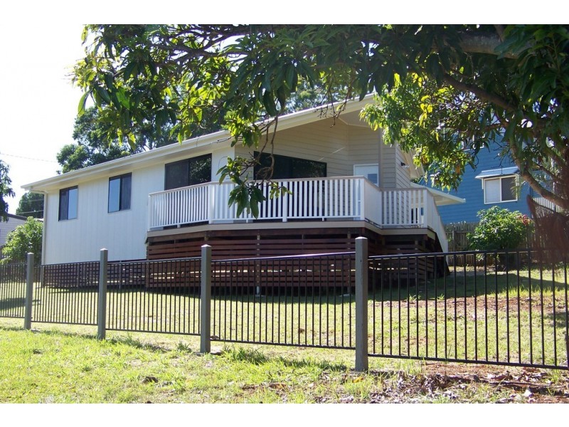 16 Alistair Ct, Macleay Island QLD 4184
