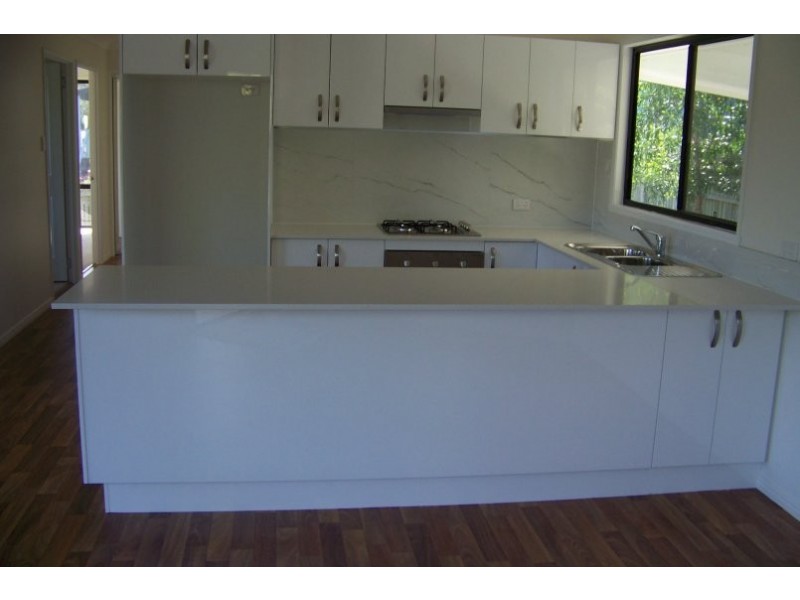 16 Alistair Ct, Macleay Island QLD 4184