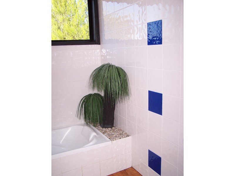 24 Barramundi Street, Macleay Island QLD 4184