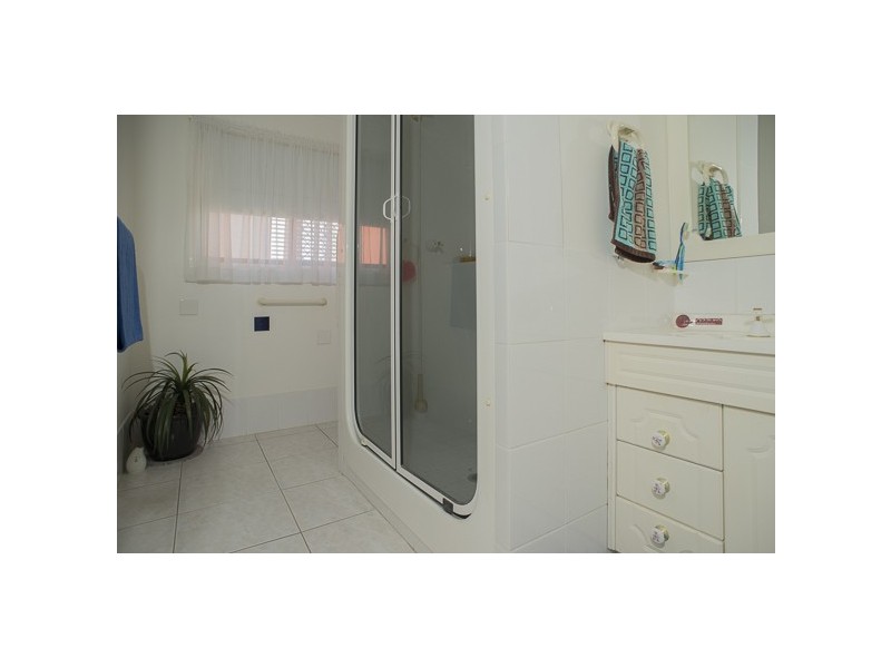 81 Coondooroopa Avenue, Macleay Island QLD 4184