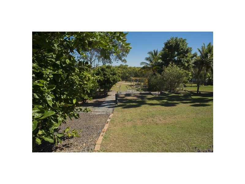 81 Coondooroopa Avenue, Macleay Island QLD 4184