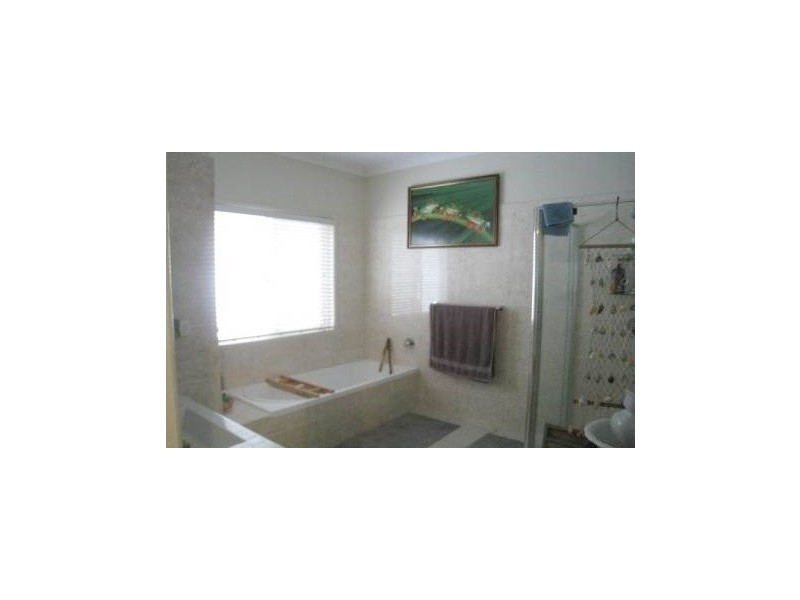 24 Little Cove Road, Russell Island QLD 4184