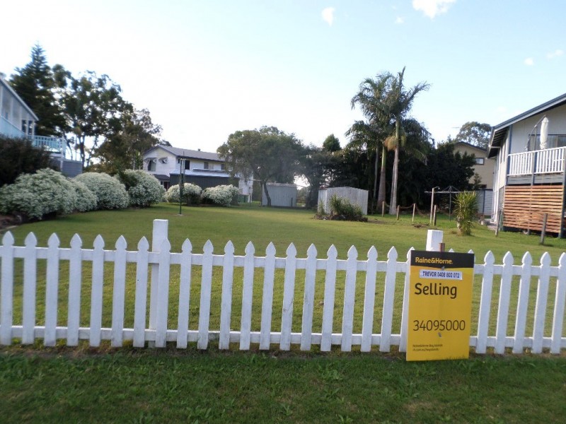 37 TINGARA STREET, Macleay Island QLD 4184