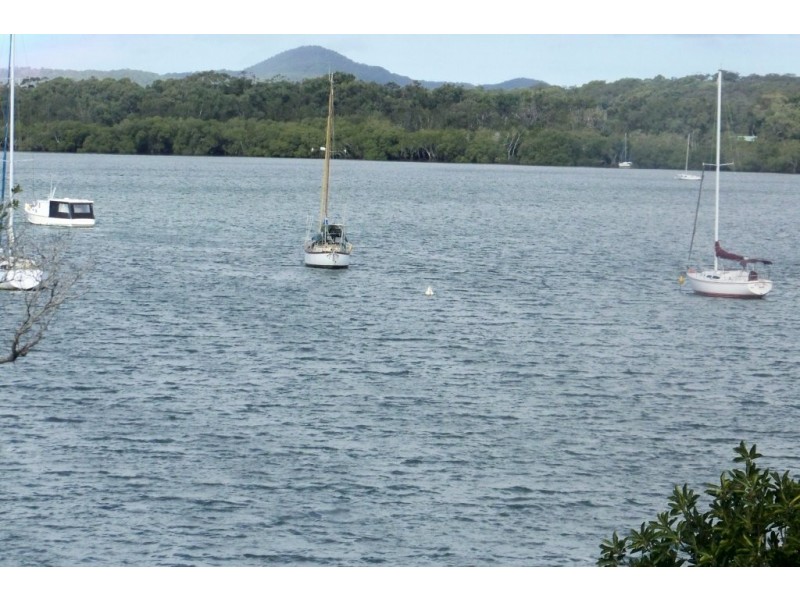 60-62 MELALEUCA DR, Lamb Island QLD 4184