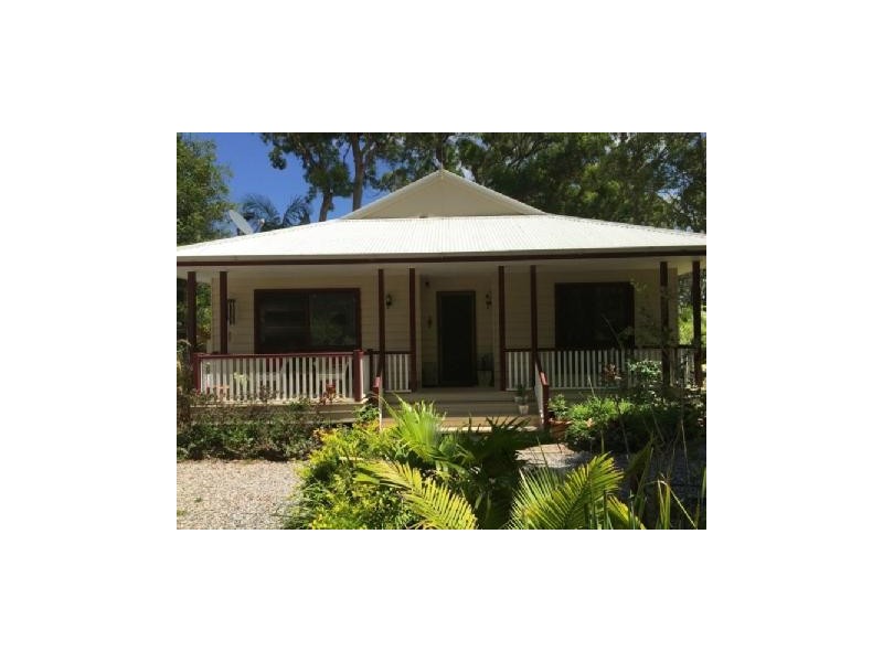 13 President Terrace, Macleay Island QLD 4184
