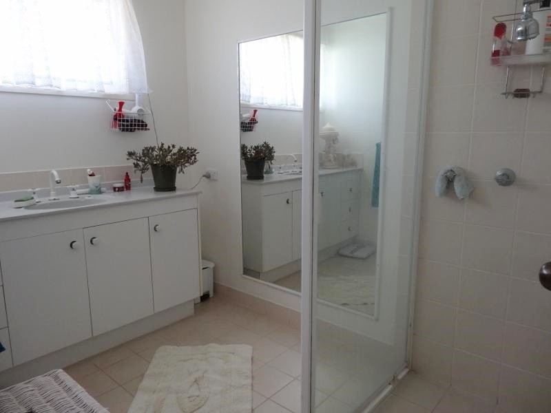 15 Douglas Street, Russell Island QLD 4184