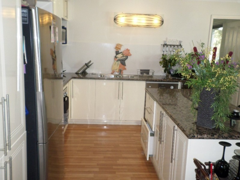141 HIGH CENTRAL ROAD, Macleay Island QLD 4184