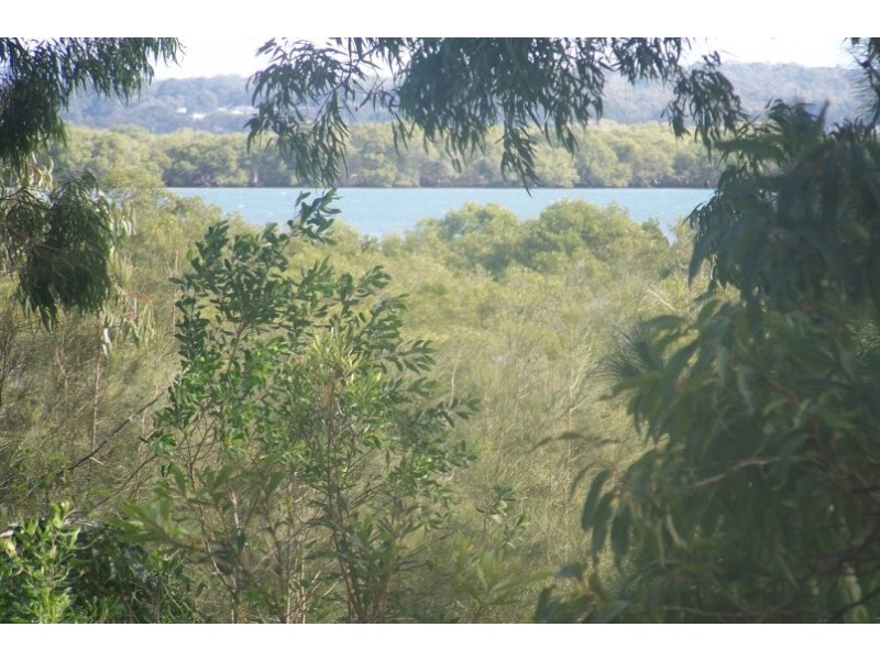 28 to 30 Charles Terrace, Macleay Island QLD 4184