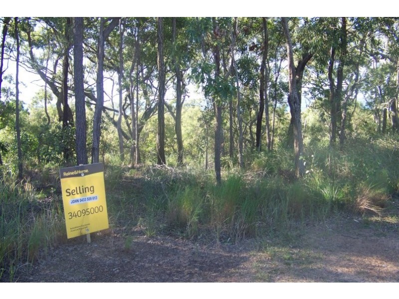 11 Beelong St, Macleay Island QLD 4184