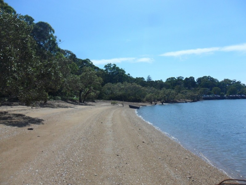6 Cliff Terrace, Macleay Island QLD 4184