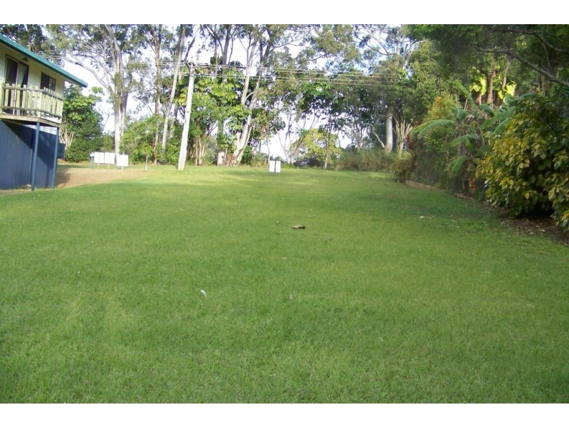 124 LUCAS DR, Lamb Island QLD 4184