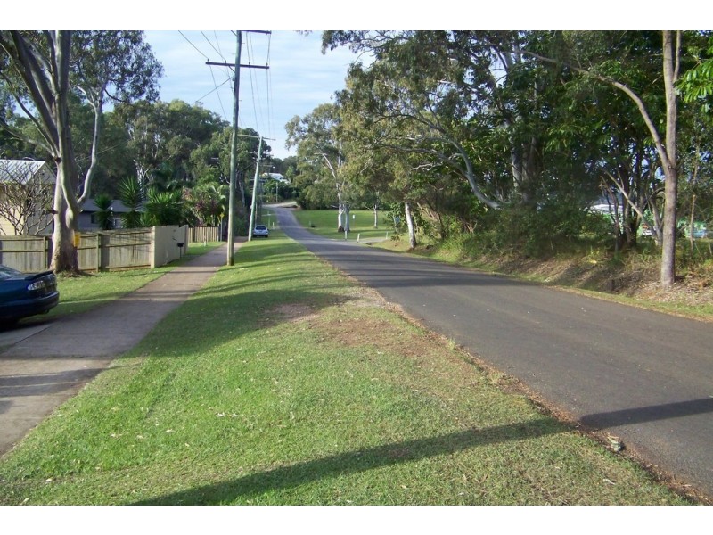 124 LUCAS DR, Lamb Island QLD 4184