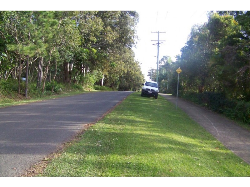 124 LUCAS DR, Lamb Island QLD 4184