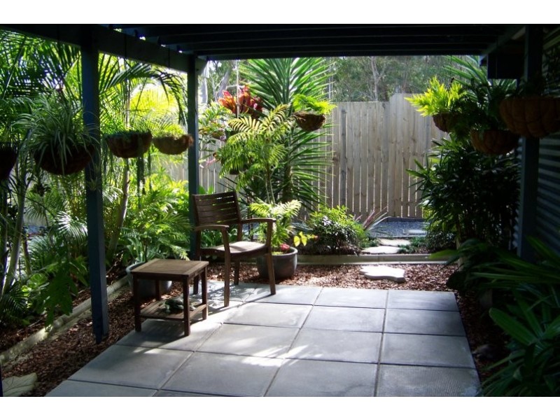 15 Rhodes St, Macleay Island QLD 4184