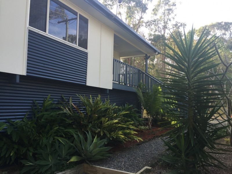 15 Rhodes St, Macleay Island QLD 4184