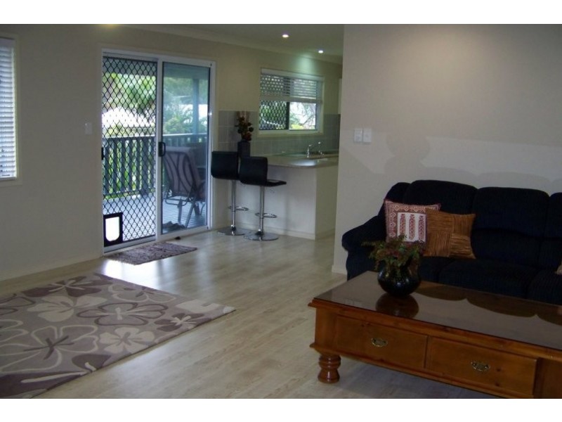 15 Rhodes St, Macleay Island QLD 4184