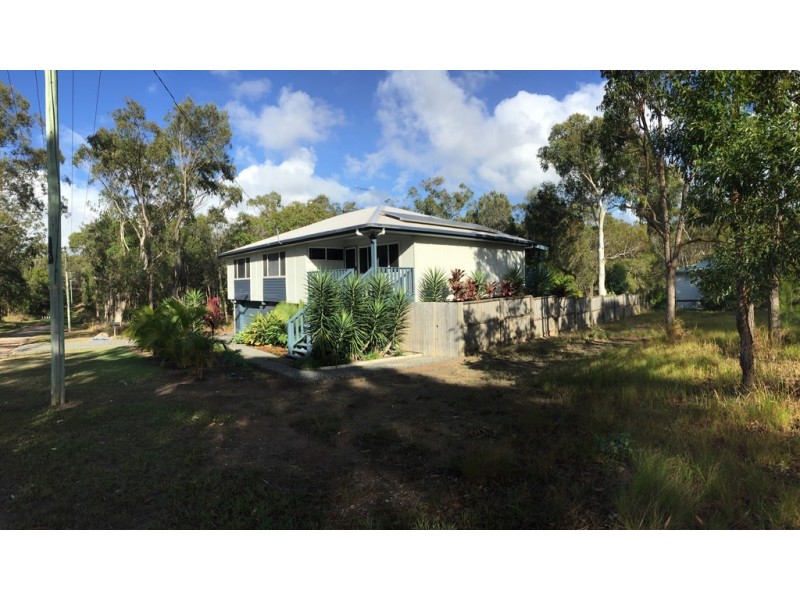 15 Rhodes St, Macleay Island QLD 4184