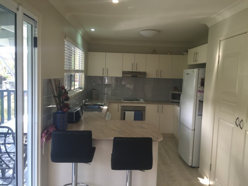 15 Rhodes St, Macleay Island QLD 4184