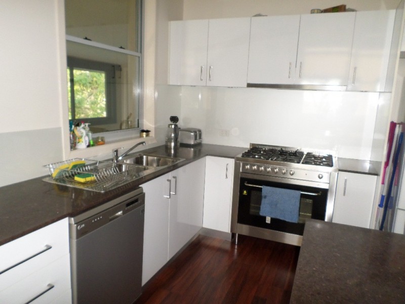 72 CHARLES TERRACE, Macleay Island QLD 4184