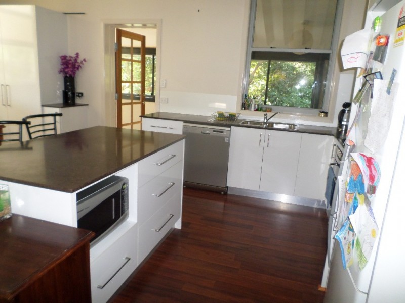 72 CHARLES TERRACE, Macleay Island QLD 4184