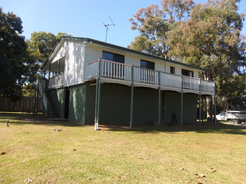 8 Pandora, Macleay Island QLD 4184