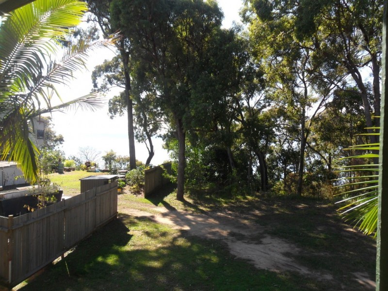 8 Pandora, Macleay Island QLD 4184
