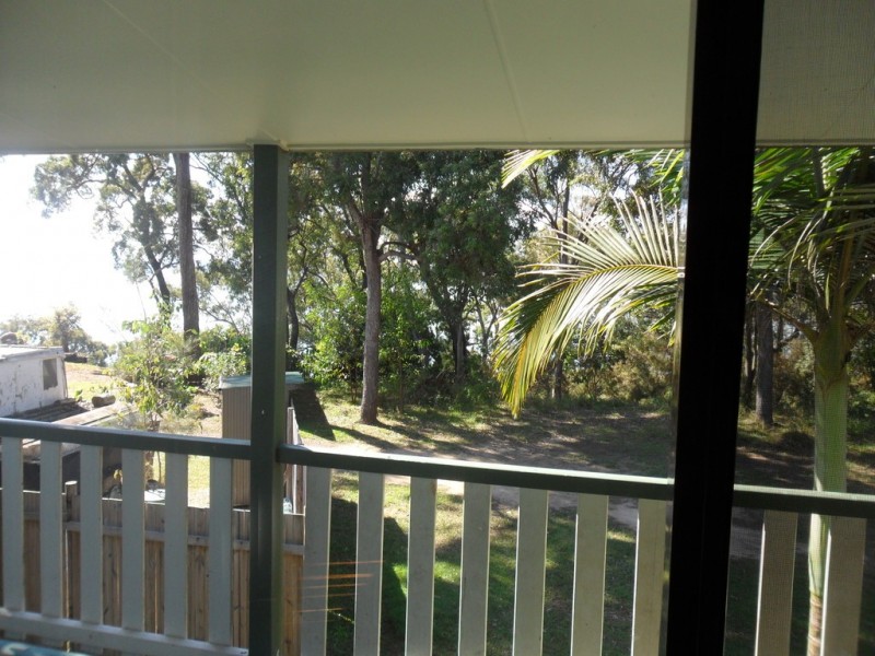 8 Pandora, Macleay Island QLD 4184