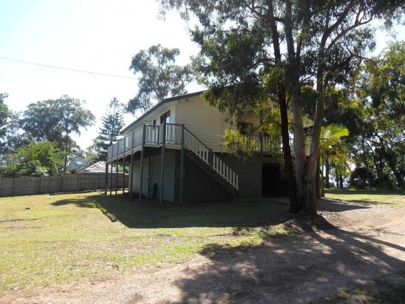 8 Pandora, Macleay Island QLD 4184