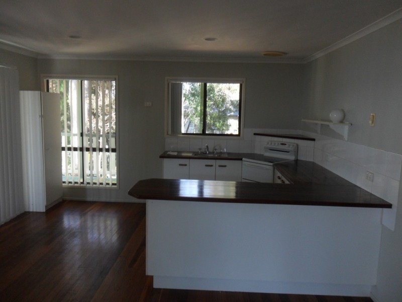 8 Pandora, Macleay Island QLD 4184